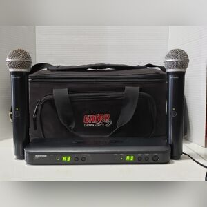 Shure Black Microphone Duo with Gator Case